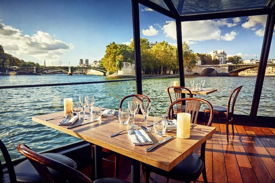 Paris: 3-Course Lunch Cruise on the River Seine - Five details that shape the experience