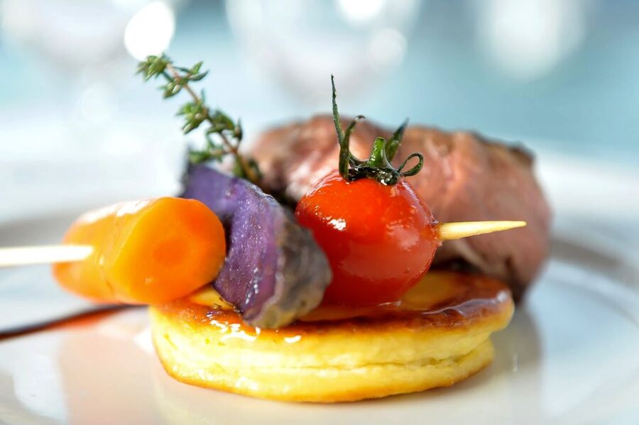 Paris: 3-Course Lunch Cruise on the River Seine - Is $80 good value for a Paris lunch?