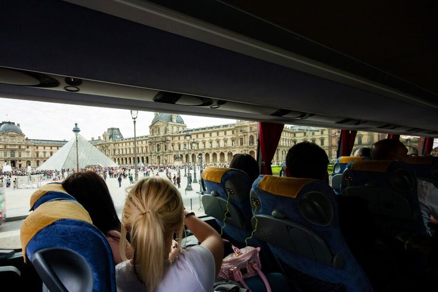 Paris: Audio-Guided Bus Tour & Seine River Cruise - Language choices and audio tips