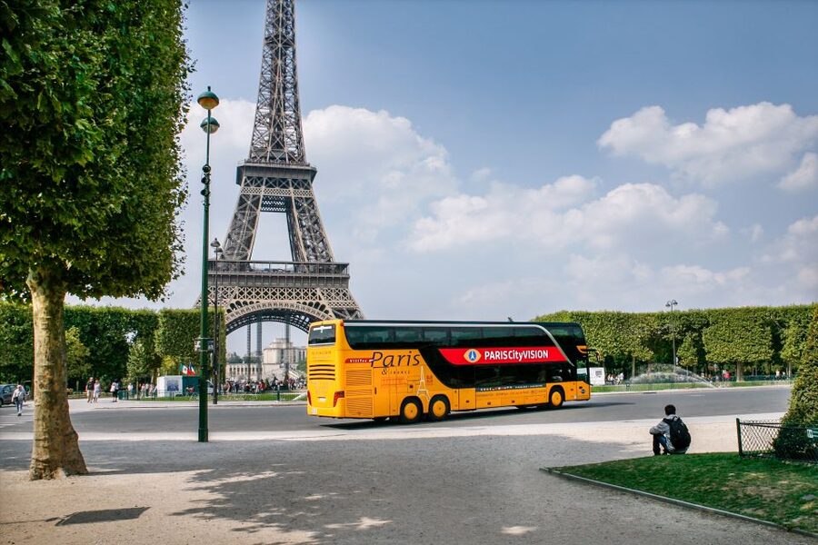 Paris: Audio-Guided Bus Tour & Seine River Cruise - What the 1.5-hour coach tour gives you