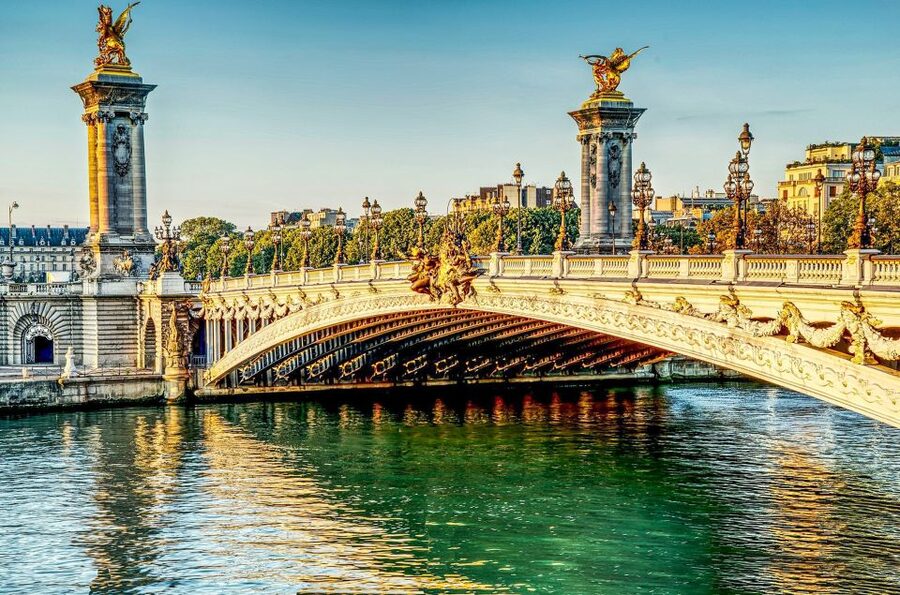 Paris: Day or Sunset Cruise with Drink, Ice Cream or Dessert - Audio Commentary and What to Bring