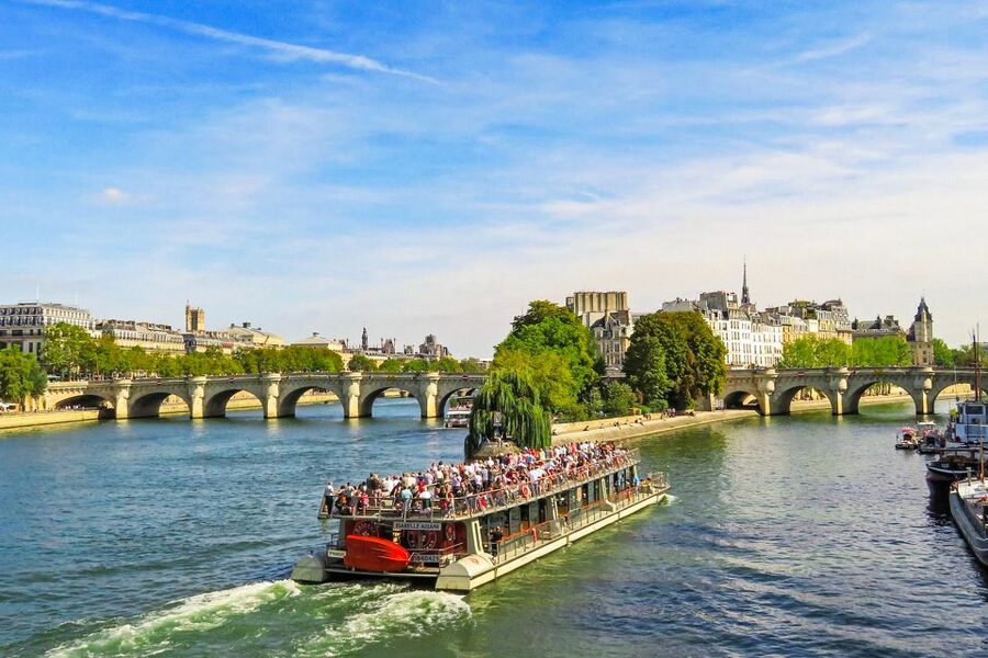 Paris: Day or Sunset Cruise with Drink, Ice Cream or Dessert - Who Will Enjoy This Cruise Most?