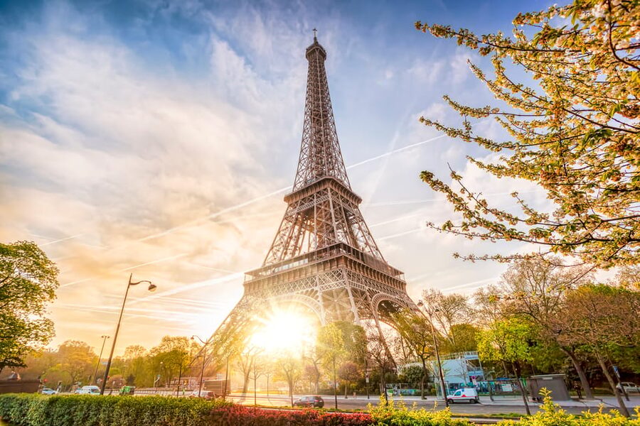 Paris: Eiffel Tower, Dinner Cruise and Moulin Rouge Show - Moulin Rouge and the Féerie revue