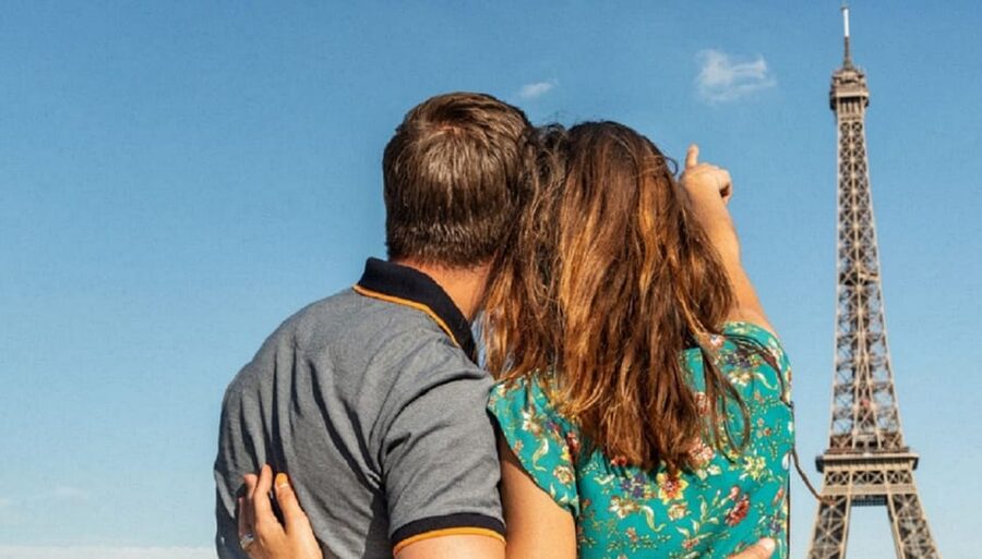 Paris: Eiffel Tower, Dinner Cruise and Moulin Rouge Show - Getting between the three events