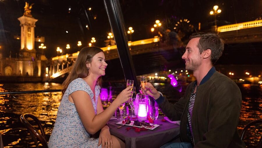 Paris: Eiffel Tower, Dinner Cruise and Moulin Rouge Show - Small details that can save your evening