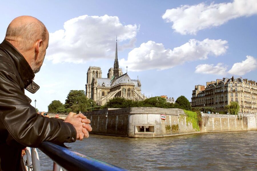 Paris: Eiffel Tower Hosted Tour, Seine Cruise and City Tour - Small groups, language choices, and practical limits