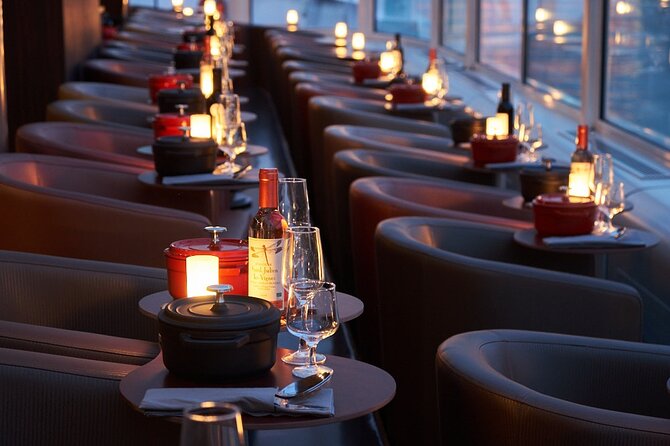 Paris en Scene 3 Course Seine River Dinner Cruise - Comfort, Service, and Group Size