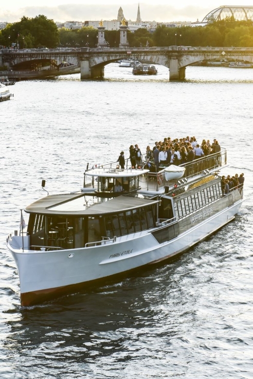 Paris: Evening River Cruise with Music - Place de la Concorde, the Grand Palais, and the bridges