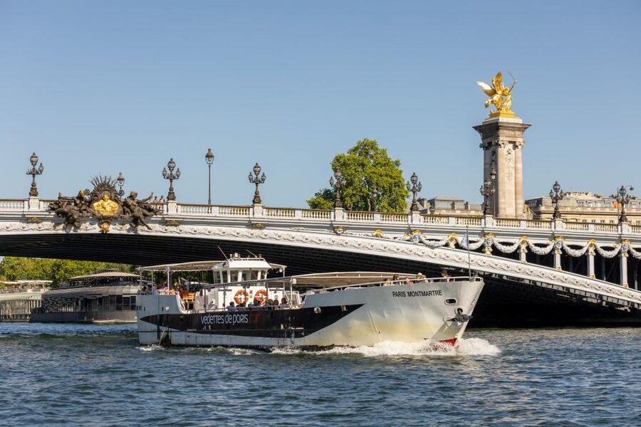 Paris: Fast-Access Seine River Cruise from Eiffel Tower - Is one hour enough?