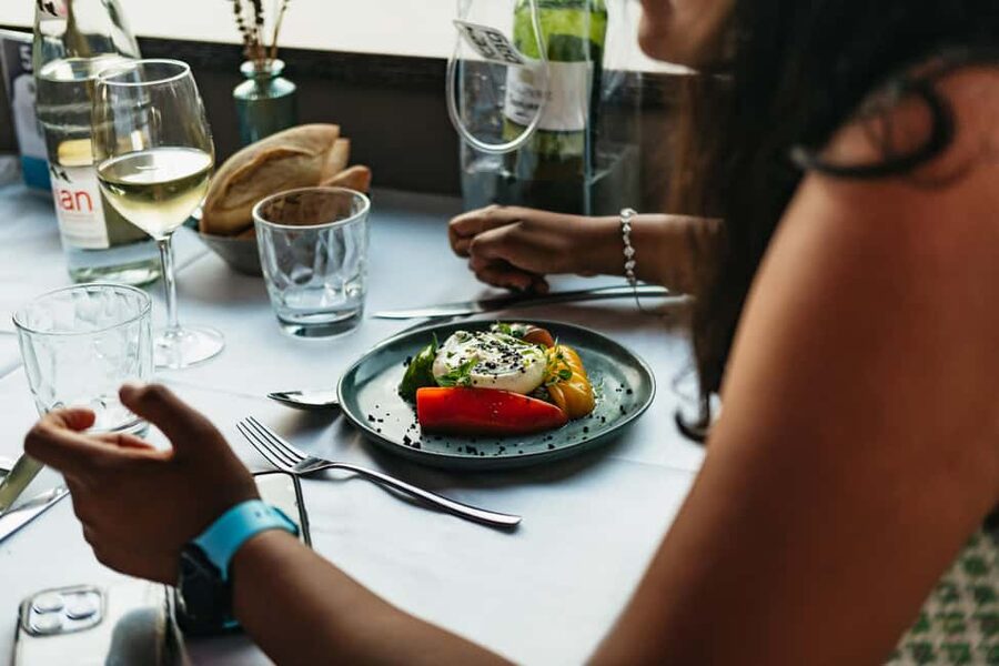 Paris: Gourmet Dinner Cruise on Seine River with Live Music - The Seine route, sight by sight