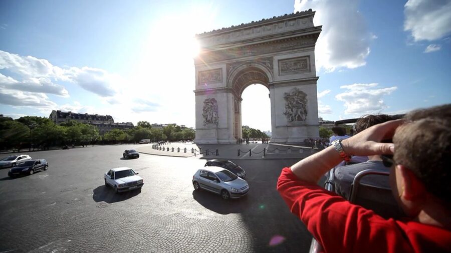 Paris: Hop-on Hop-off Bus Tour & Seine Cruise Bundle Tour - Who should book this experience?