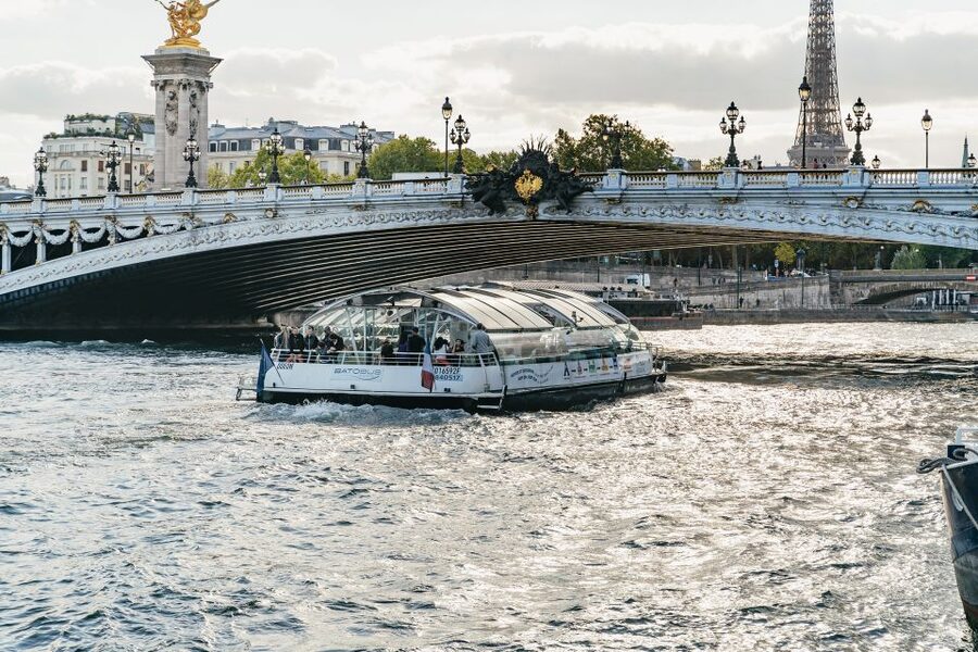 Paris: Hop-On Hop-Off Seine Cruise Pass with 9 Stops - Key points before you book