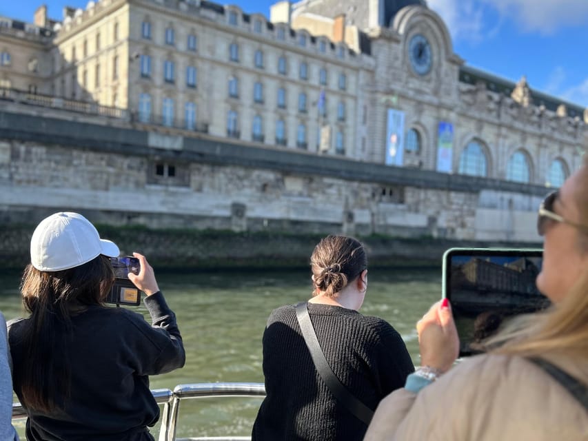 Paris: Hop-On Hop-Off Seine Cruise Pass with 9 Stops - Invalides and Pont Alexandre III