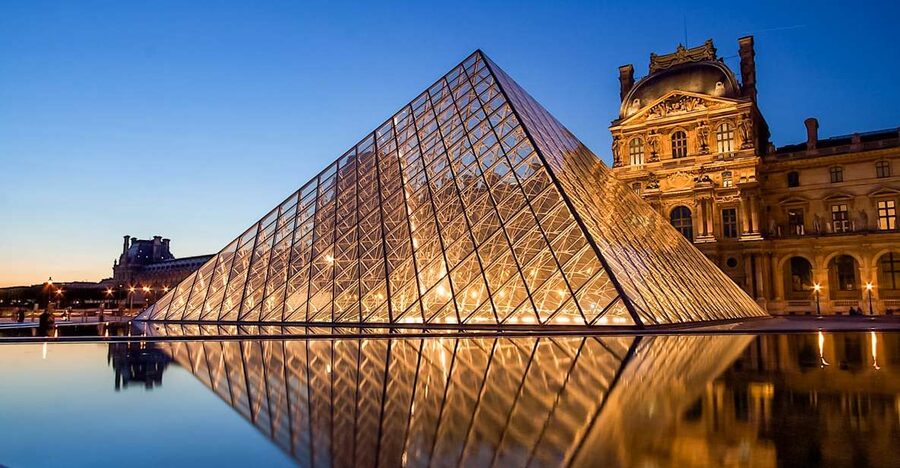 Paris: Louvre Guided Tour with Reserved Access & Boat Cruise - What the 1-hour Louvre route gives you