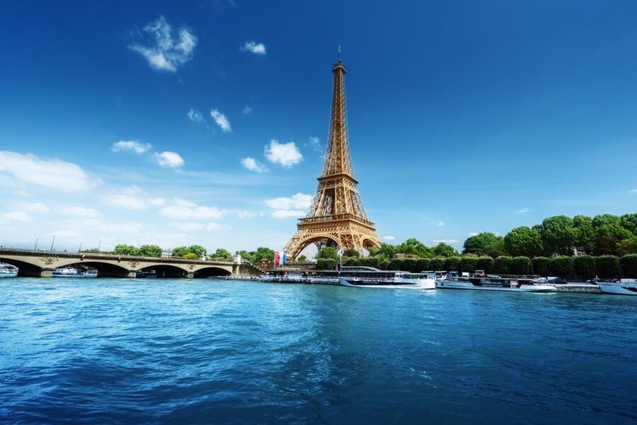 Paris: Romantic Cruise with 3-course Dinner on Seine River - The three-course French dinner