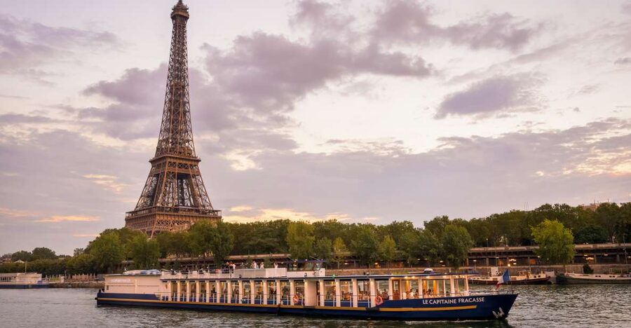 Paris: Romantic Cruise with 3-course Dinner on Seine River - Bercy and the return journey