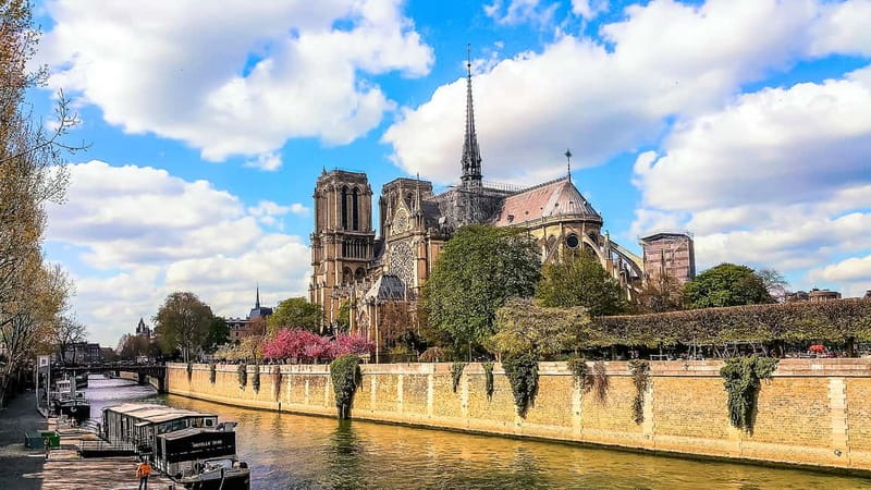 Paris: Seine Cruise & Crepe Tasting near the Eiffel Tower - How to make the hour work harder