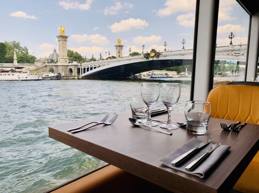 Paris: Seine River Bistronomic Dinner Cruise - The route from Musée d’Orsay to Notre Dame