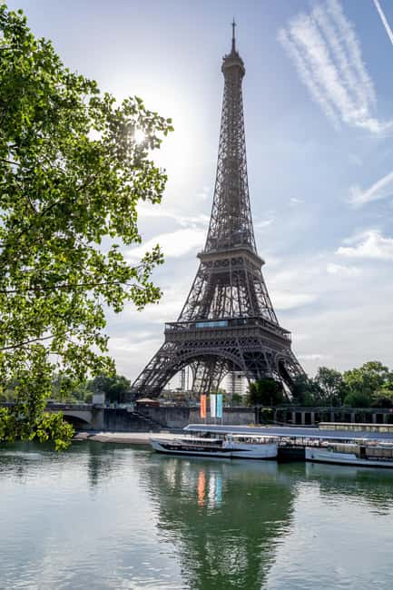 Paris: Seine River Cruise with Champagne from Eiffel Tower - Key points to know before you go