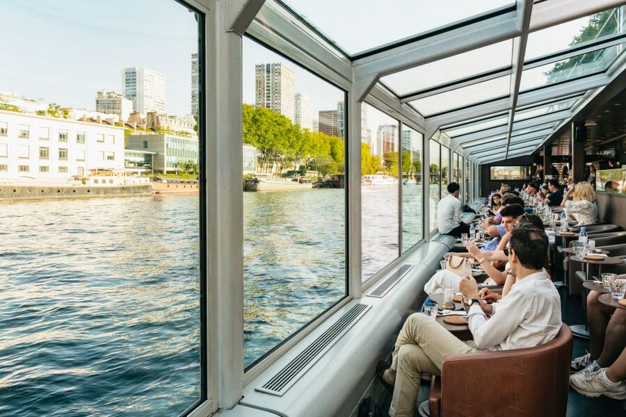 Paris: Seine River Panoramic Views Dinner Cruise - Who should book it, and who should skip it?