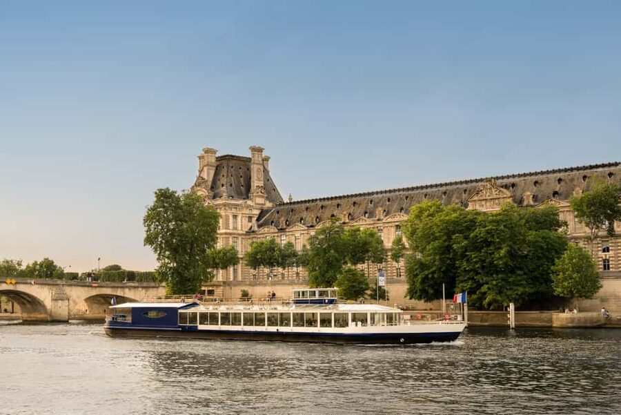 Paris: Seine River Panoramic Views Dinner Cruise - A small boat with a big view of Paris