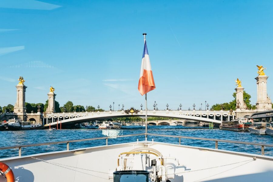 Paris: Seine River Panoramic Views Dinner Cruise - From Île aux Cygnes to the Eiffel Tower