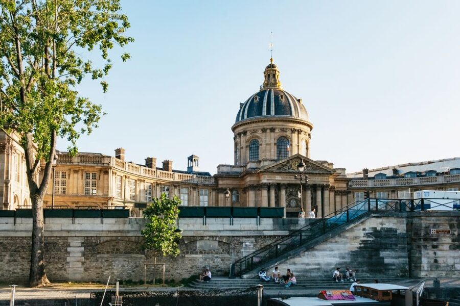 Paris: Seine River Panoramic Views Dinner Cruise - The Louvre, Place de la Concorde, and the long return