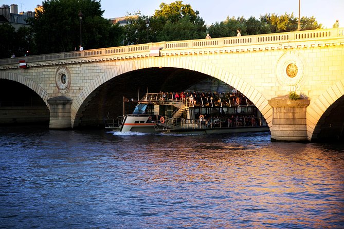 Paris Seine River Sightseeing Cruise with Commentary by Bateaux Parisiens - Saint-Germain and the old heart of Paris