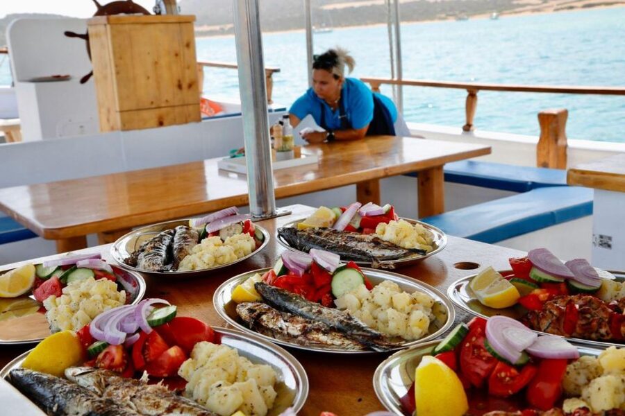 Paros Antiparos: Full-Day Boat Tour with Lunch & Drinks - Along southern Antiparos to Mastichari Cave