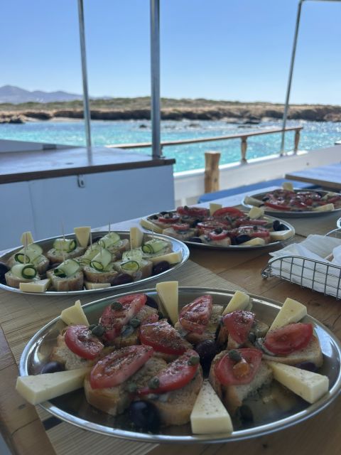 Paros Antiparos: Full-Day Boat Tour with Lunch & Drinks - Lunch near Despotiko