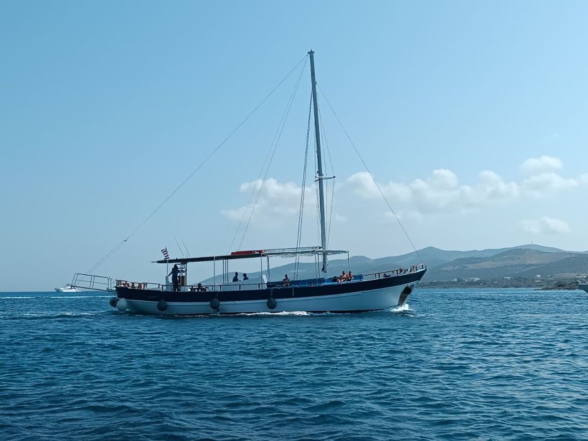 Paros Antiparos: Full-Day Boat Tour with Lunch & Drinks - Faneromeni Bay and the final swim