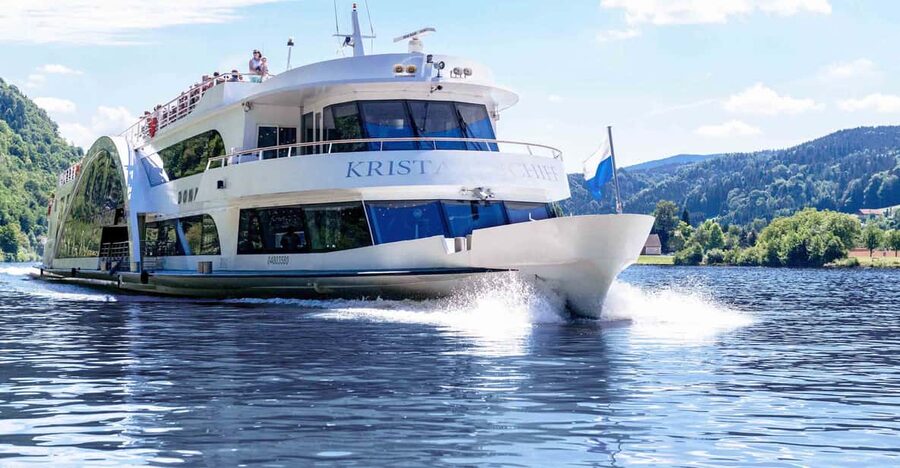 Passau: Crystal Ship Sightseeing Cruise - Passing Passau’s cathedral and castle