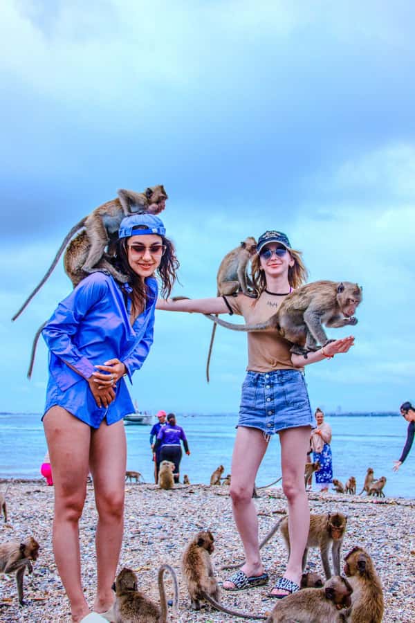 Pattaya: Exclusive 3-Island Catamaran Tour with Buffet Lunch - Koh Phai: The Relaxed First Stop