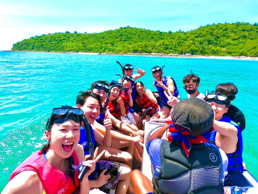 Pattaya: Exclusive 3-Island Catamaran Tour with Buffet Lunch - Who Should Book This Day at Sea?