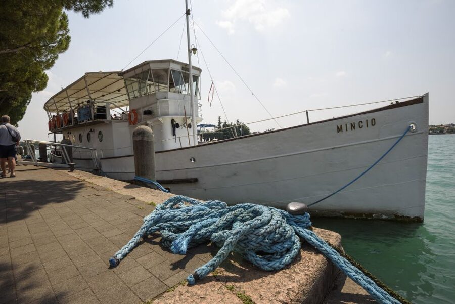 Peschiera: Half-Day Lake Garda Cruise with Lunch - Peschiera to Lazise Castle and Rocca di Garda