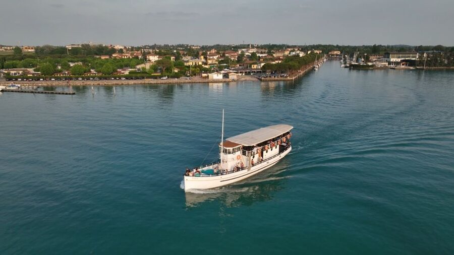 Peschiera: Half-Day Lake Garda Cruise with Lunch - Isola del Garda, Isola San Biagio, and Baia Verde