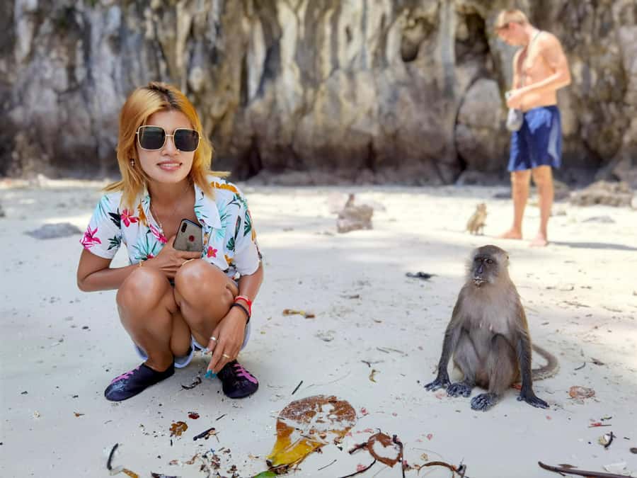 Phi Phi: Private Longtail Boat to Maya Bay with Snorkeling - Key points at a glance