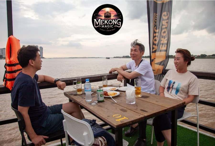 Phnom Penh: Sunset Cruise with Unlimited Beers & BBQ Buffet - The Mekong and Tonle Sap meeting point