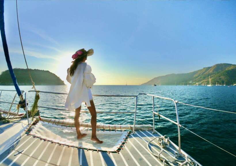 Phuket: Coral Island Catamaran Cruise with Sunset Dinner - Guides, crew, and the small details that matter