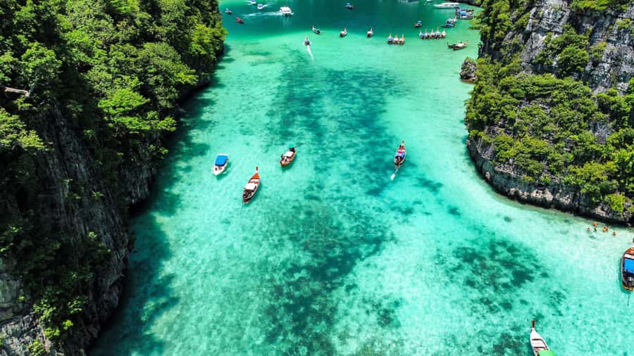Phuket: Phi Phi, Bamboo & Maithon by Premium Speed Catamaran - Bamboo Island: the first proper swim