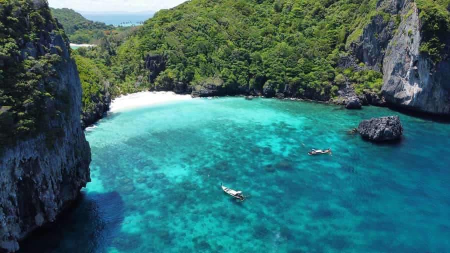 Phuket: Phi Phi, Bamboo & Maithon by Premium Speed Catamaran - Monkey Beach and Viking Cave