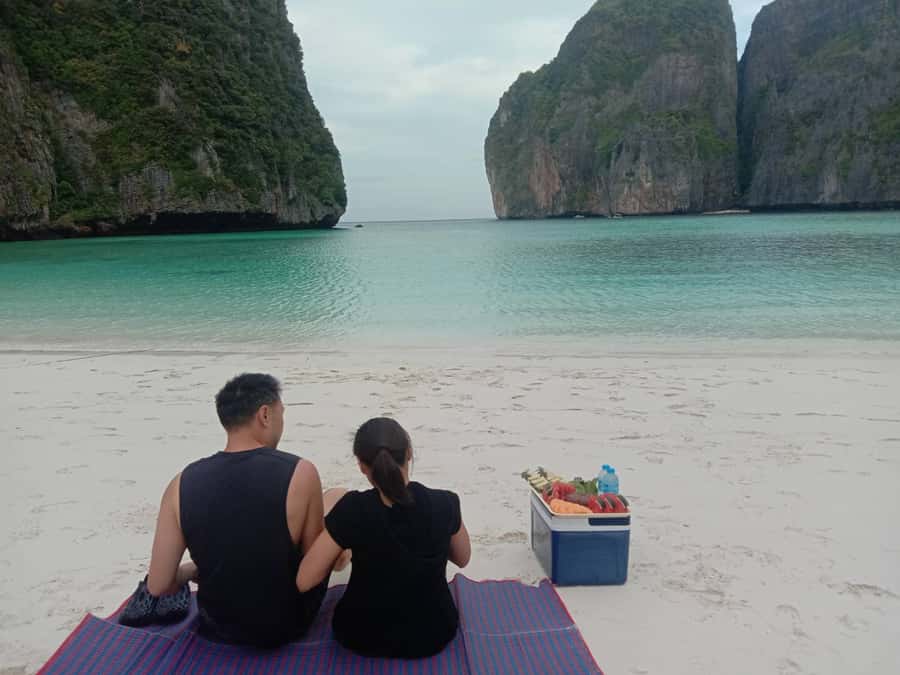 Phuket: Phi Phi Island Sunrise Group Speedboat Tour - Sunrise near the Khai Islands