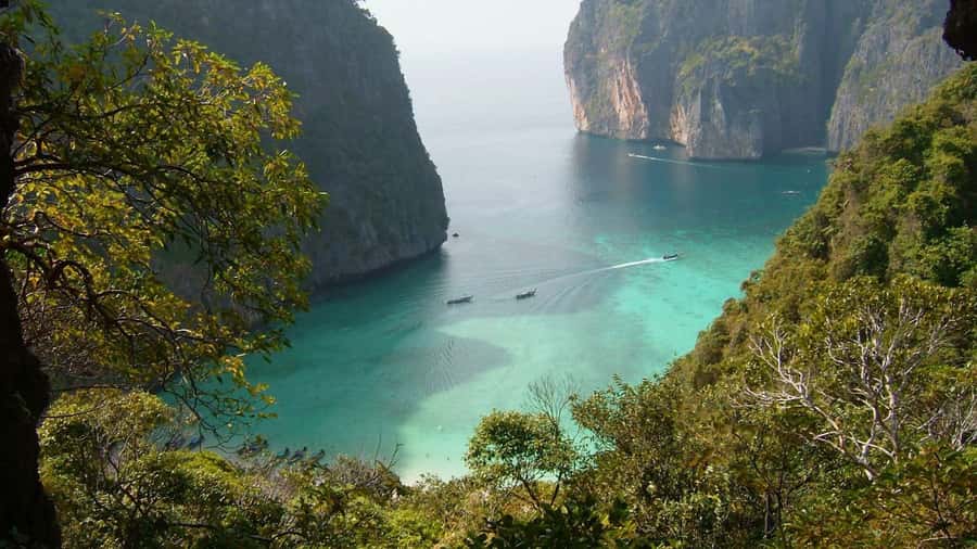 Phuket: Phi Phi Island Sunrise Group Speedboat Tour - Maya Bay before the crowds arrive