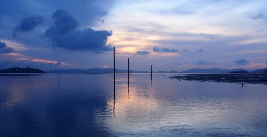 Phuket: Phi Phi Island Sunrise Group Speedboat Tour - Swimming in Pileh Lagoon