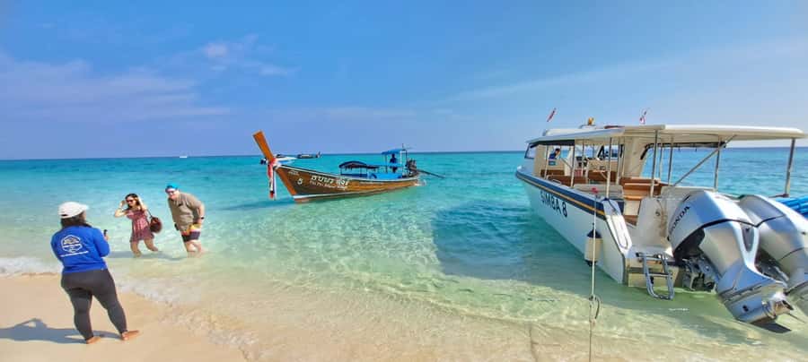 Phuket: Phi Phi Island Sunrise Group Speedboat Tour - Snorkeling around the Phi Phi Islands