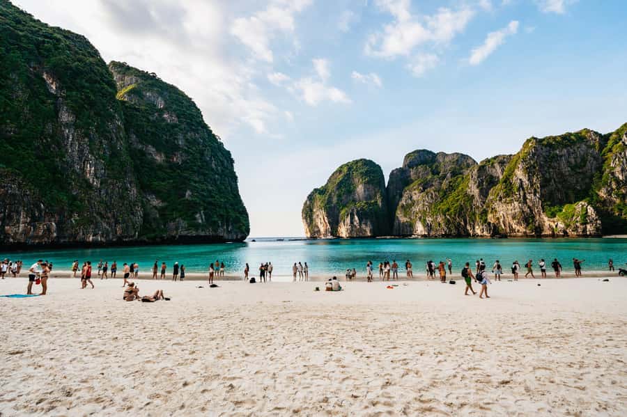 Phuket: Phi Phi Islands Day-Trip by Speed Catamaran - Maiton Island and the sunset ride home