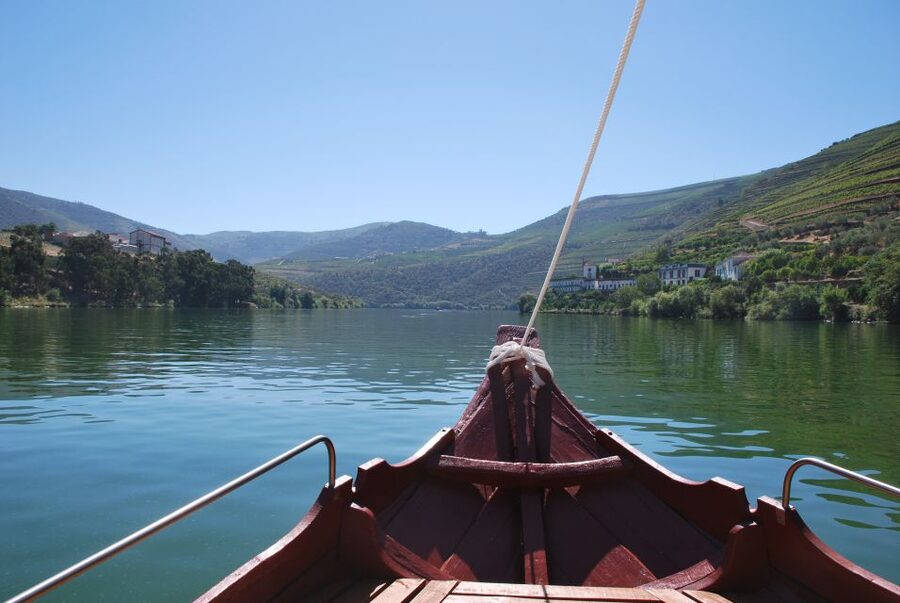 Pinhão: 2-Hour Rabelo Boat Tour with Audio Guide - Finding the pier near Pinhão’s iron bridge