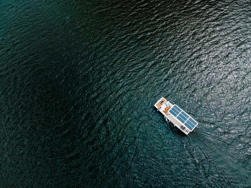 Pinhão: Douro River Solar Boat Tour with Wine Tasting - The 30-minute cruise toward Romaneira