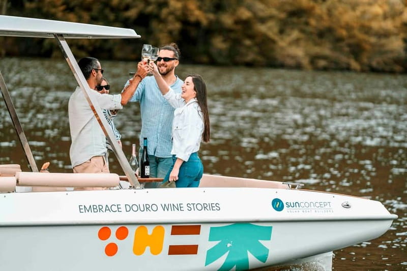 Pinhão: Douro River Solar Boat Tour with Wine Tasting - Leaving Pinhão for the Douro Valley