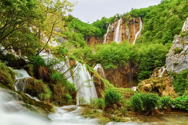 Plitvice Lakes: Guided Walking Tour with Bus and Boat Ride - Why Plitvice Lakes Deserves a Full Day